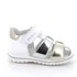 Kislány zárt orrú szandál, fehér-ezüst, 24